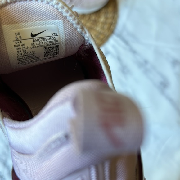 Nike Air Max 270 running shoes- pink and magenta- size 8.5 - Picture 4 of 5